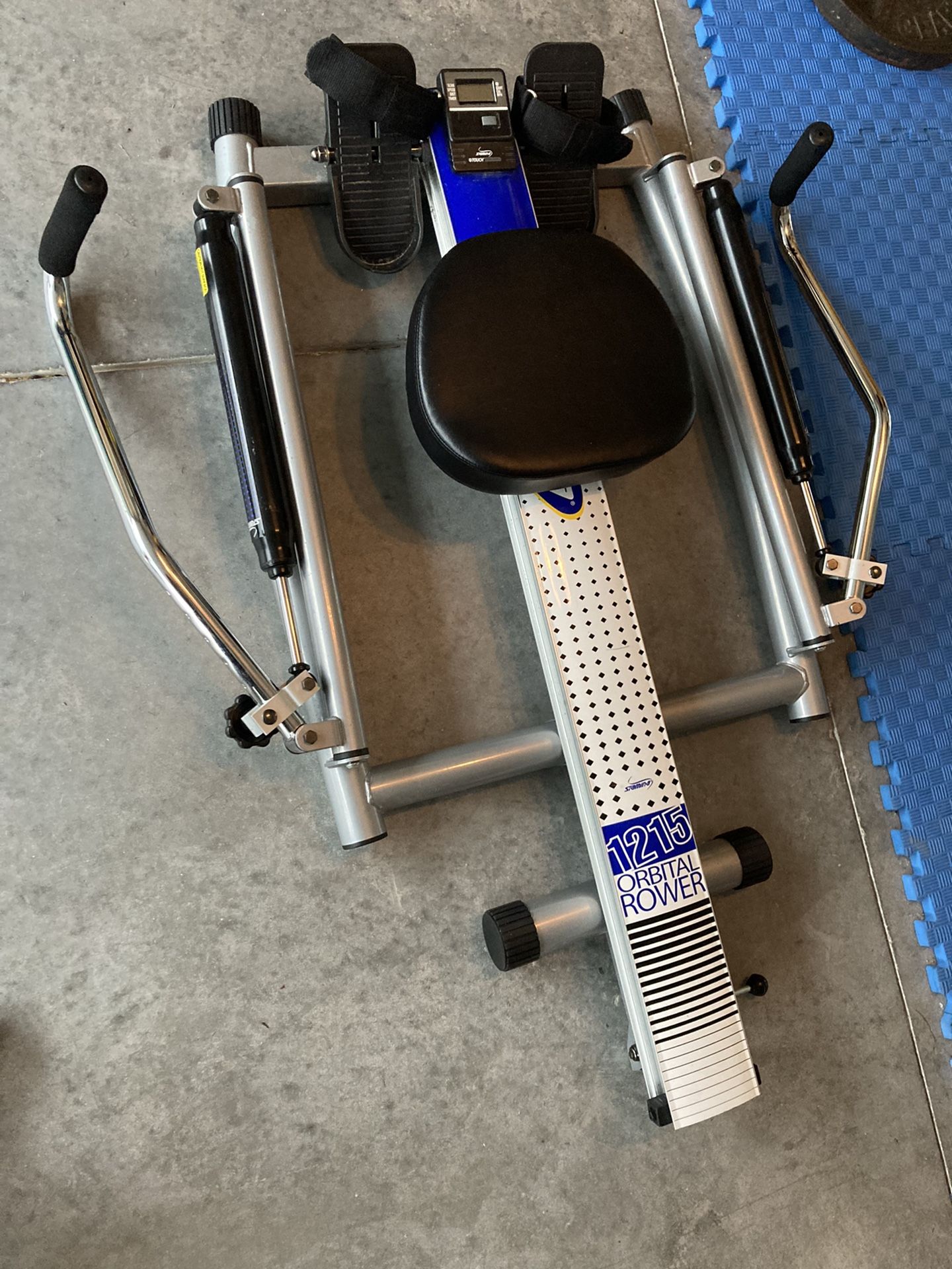 Pivotal Rowing Machine NEWWW
