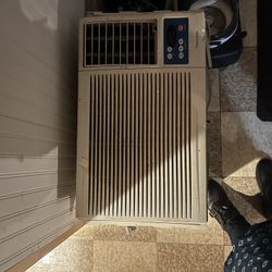 Panasonic A/C 11800BTU And Like New 