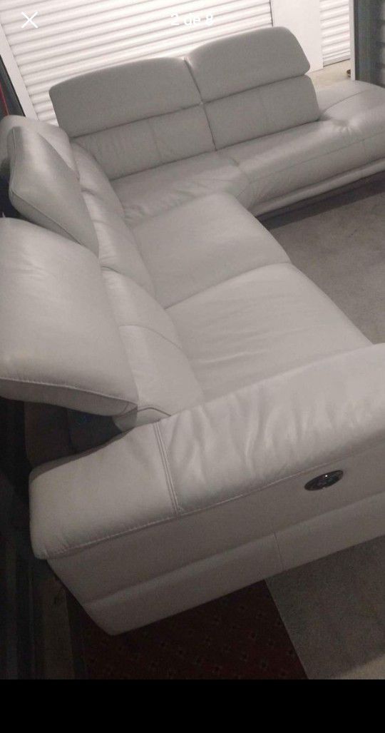 SECTIONAL GENUINE 100% LEATHER RECLINER ELECTRIC WHITE COLOR..DELIVERY SERVICE AVAILABLE..