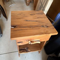 Side Table/Nightstand 