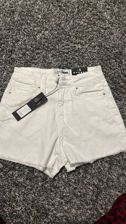 White fashion nova size 0 short’s