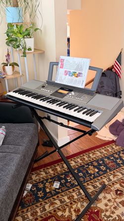 Yamaha Electronic Keyboard with Stand