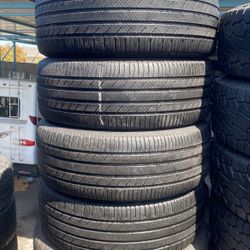 235/55R19 Marca Michelin En Perfectas Condiciónes De Vida