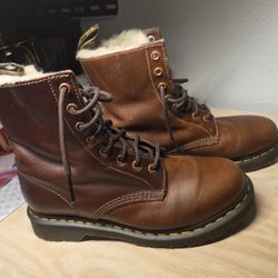 DR. MARTENS