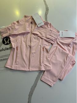 Lululemon color Strawberry Milkshake set cropped top