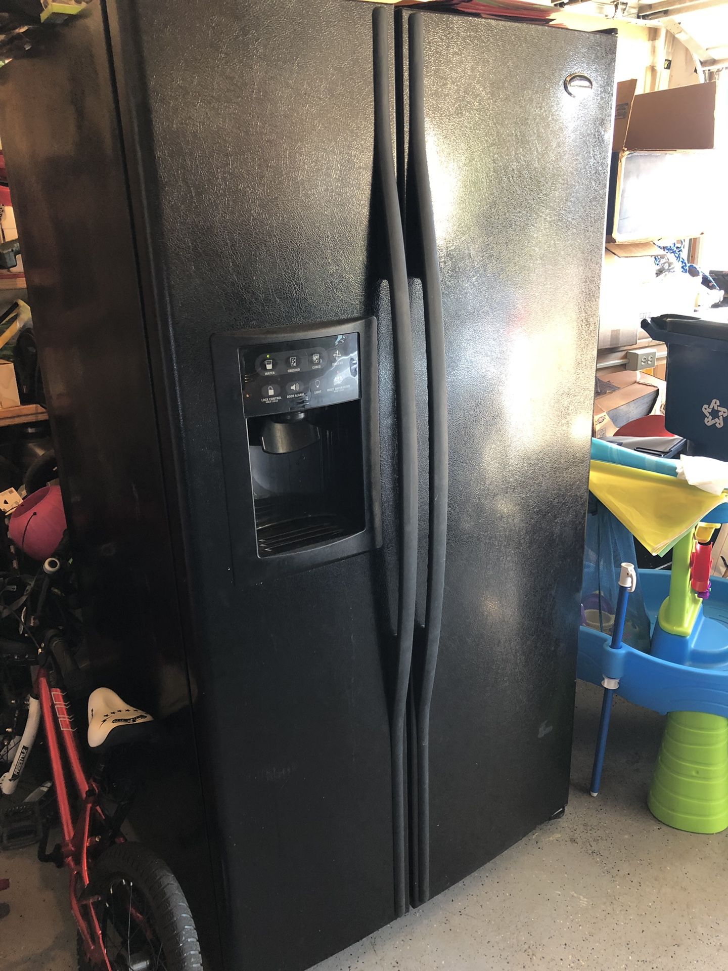 GE profile refrigerator