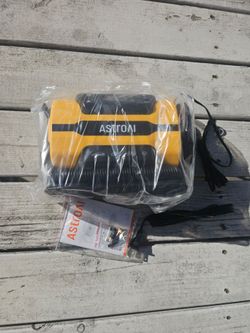AstroAI Tire Inflator Portable Air Compressor, 12V DC/120V AC Dual Power