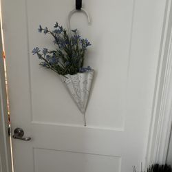 18” Metal Umbrella Flower Holder