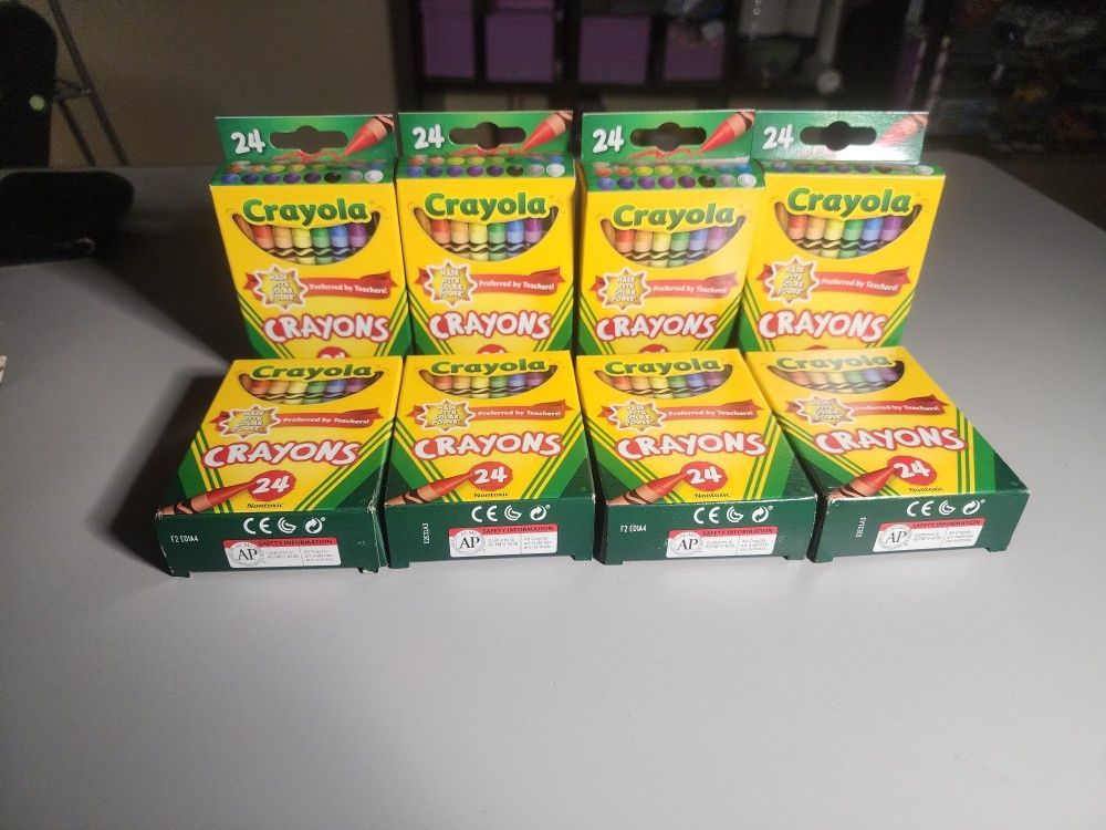 Lot of 8 Crayola Crayons, Assorted Classic Colors, 24 Count
