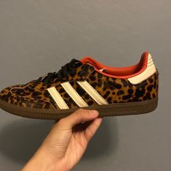 Men’s/women’s cheetah print sambas