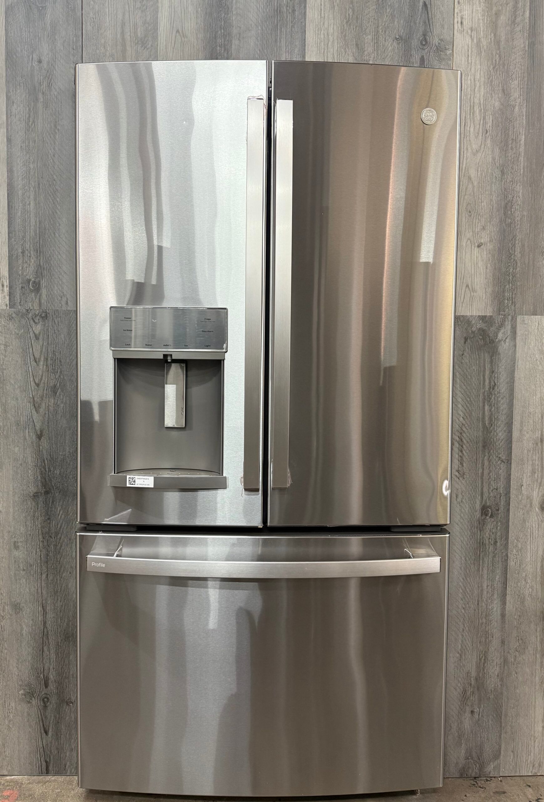 GE Refrigerator PYE22KYNFS 00604 .