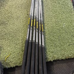 Dynamic Golf Mid 100 S300 5-pw