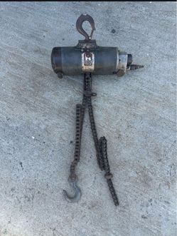 Keller Tools Air Hoist with Chain and Hook