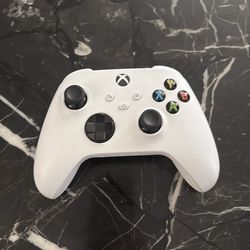 White Xbox controller