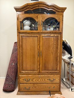 Solid oak Ardmore/entertainment unit.