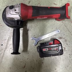 Milwaukee Grinder Like New W/battery 120$