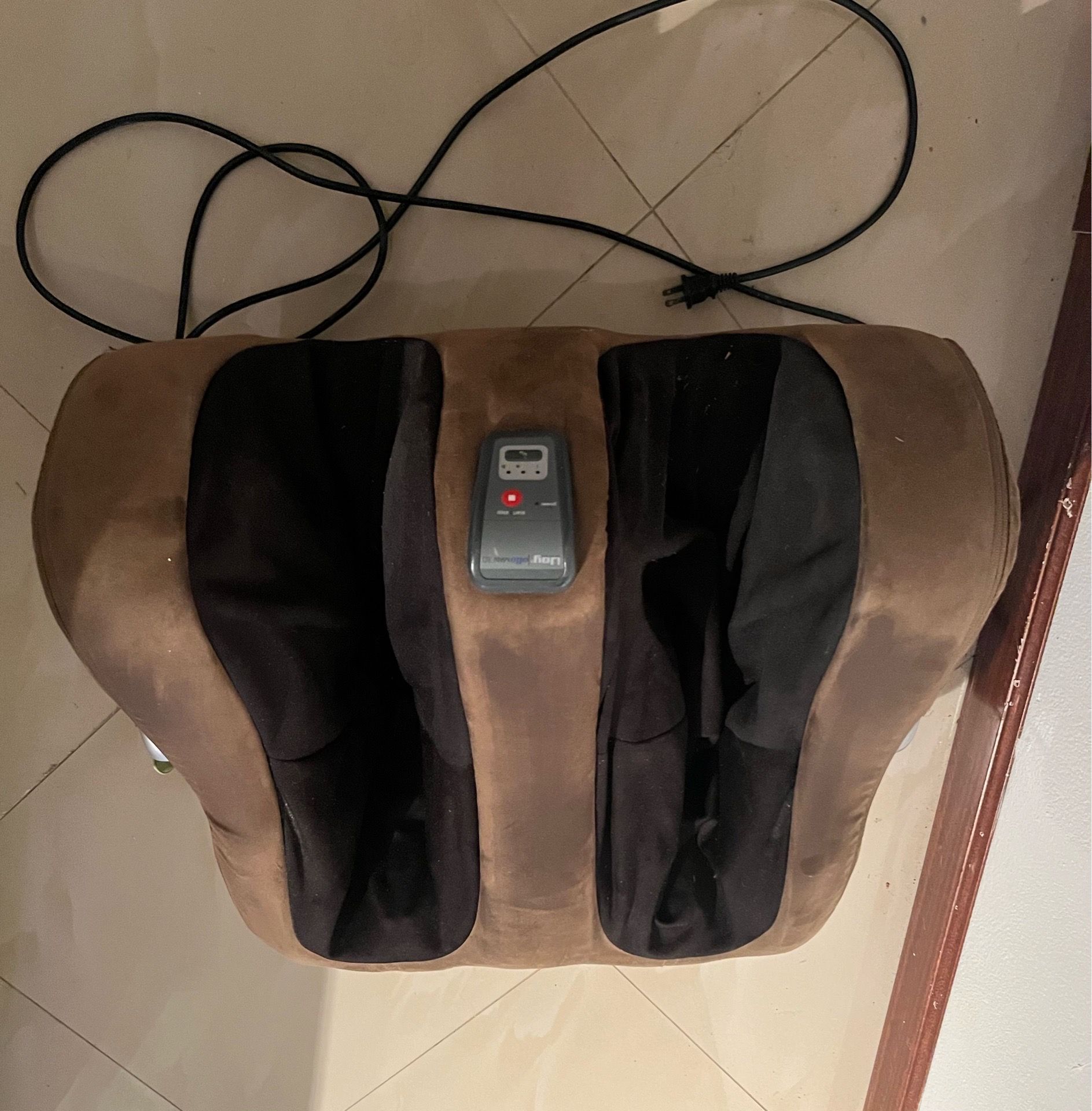 Electric foot massager