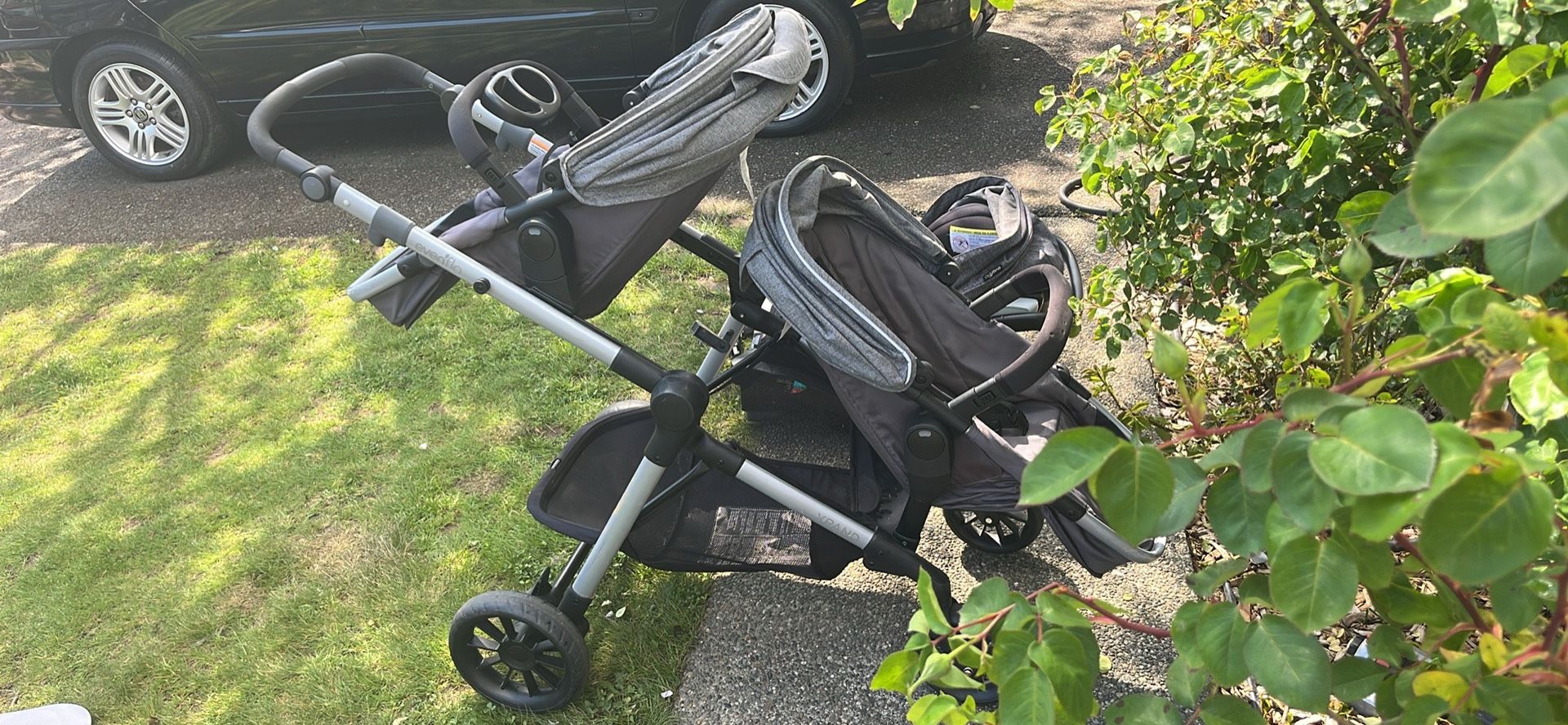 Double stroller and car seat . In good condition. Moving. Must leave as soon as possible.
