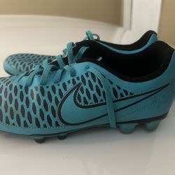 Girls Nike Cleats And Eye Gear