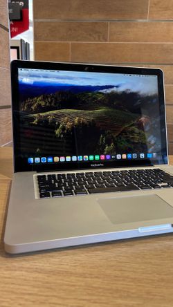 Apple MacBook 15” i7/8GB/256GB SSD $180