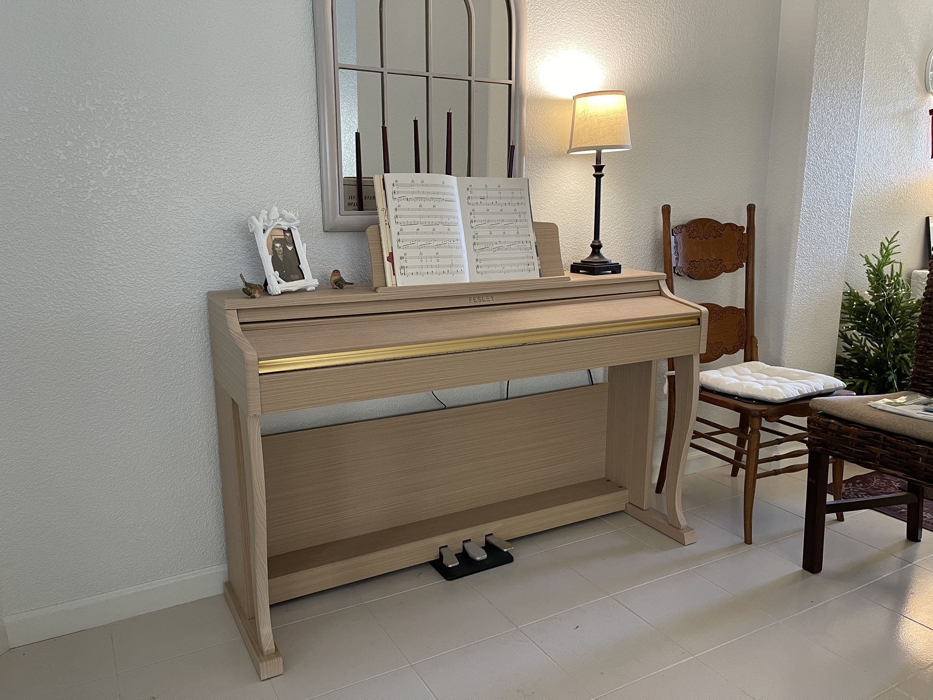 Electronic Keyboard For Sale Like New Los Banos