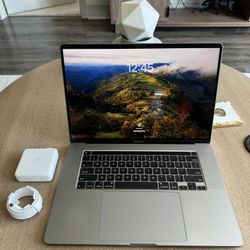 MacBook Pro 2019 16" - 32GB RAM, 1TB SSD, Intel Core i9, AMD Radeon 4GB Graphics