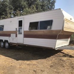 30ft Living Trailer 