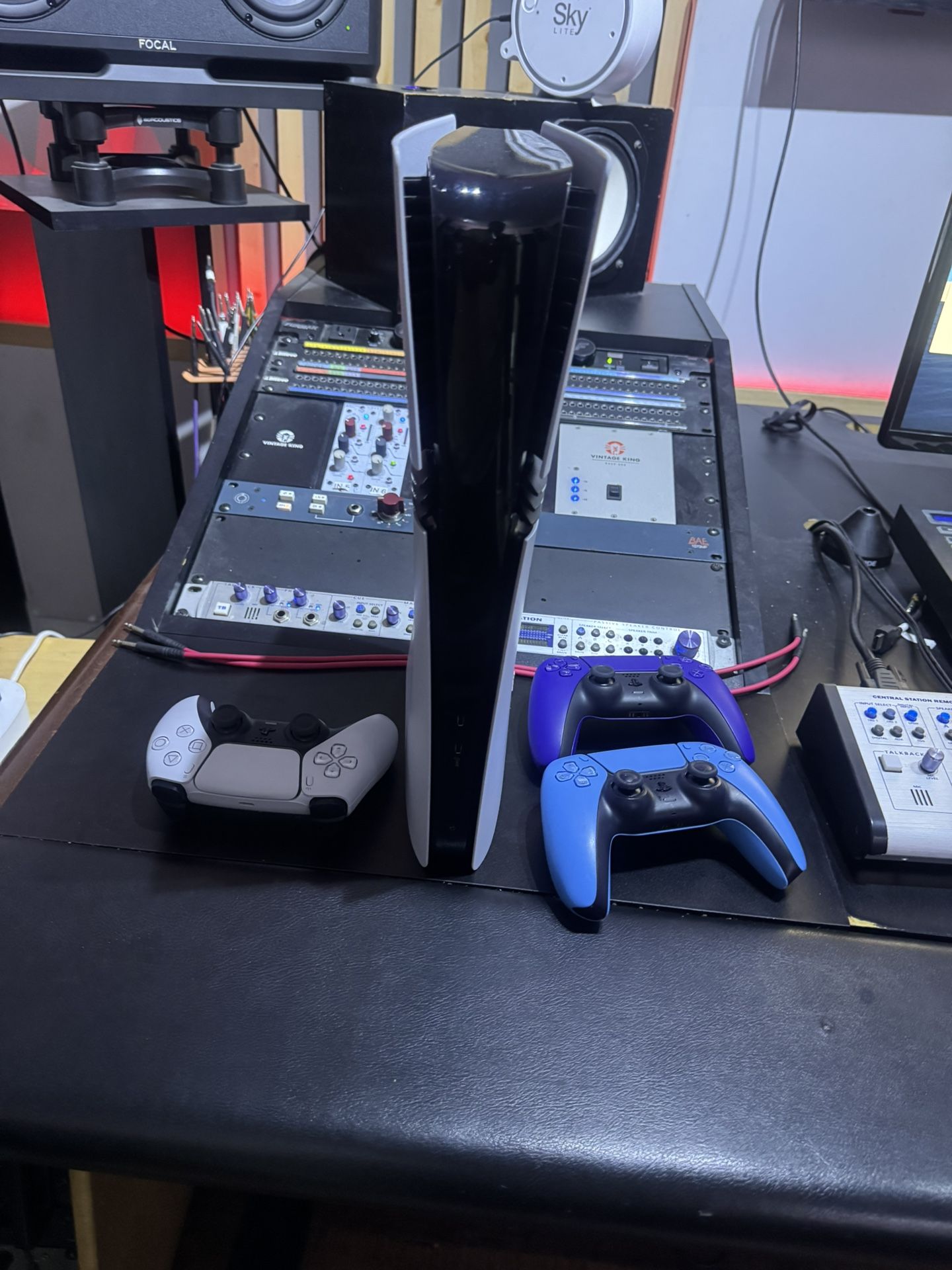 Ps5 Pro 2tb With 3 Controllers