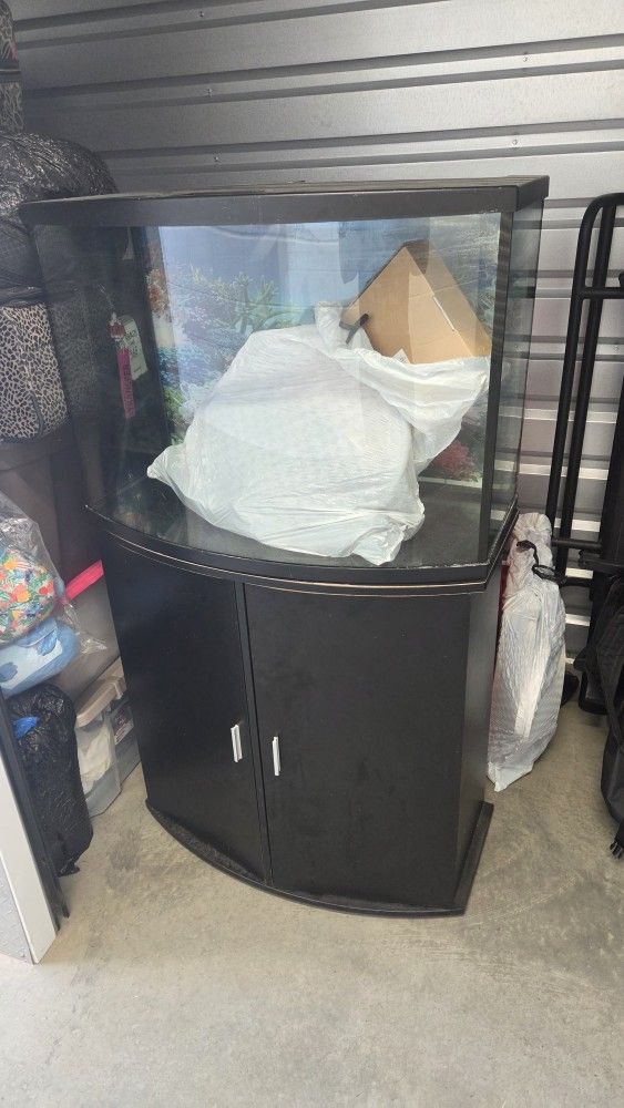 60 Gallon Fish Tank W/accessories 