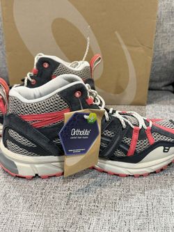 New Assics Men's Hiking Shoes Size 8 