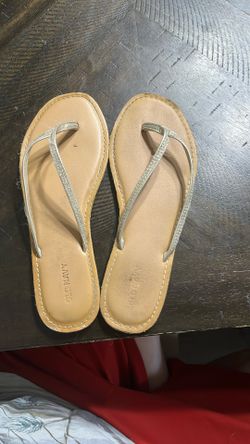 Title: Old Navy Silver Sparkle Flip-Flops Size 8