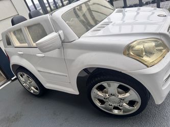 Mercedes-Benz Kids Ride-On Electric SUV