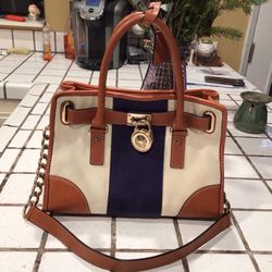 Bolsa  MICHAEL KORS  buenas Condiciones $50