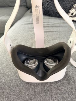Meta Oculus Quest 2 – Like New 🎮