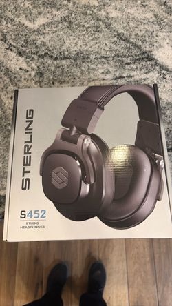 Sterling S452 Studio Headphones