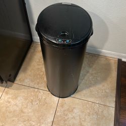 Automatic Trash Can