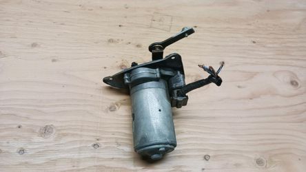 1967 Mercedes Benz 200D Windshield Wipers Motor.