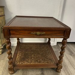 Vintage End Table. NO HOLD