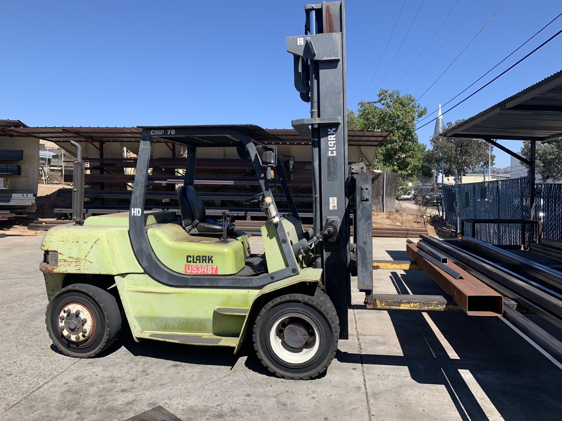 Clark forklift year 2000 15000 lbs