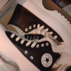 Converse ( Brand New)