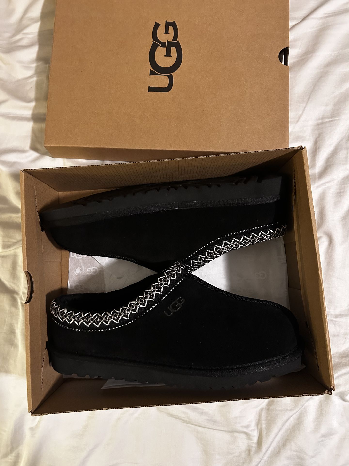 Black Tasman Uggs size 10m