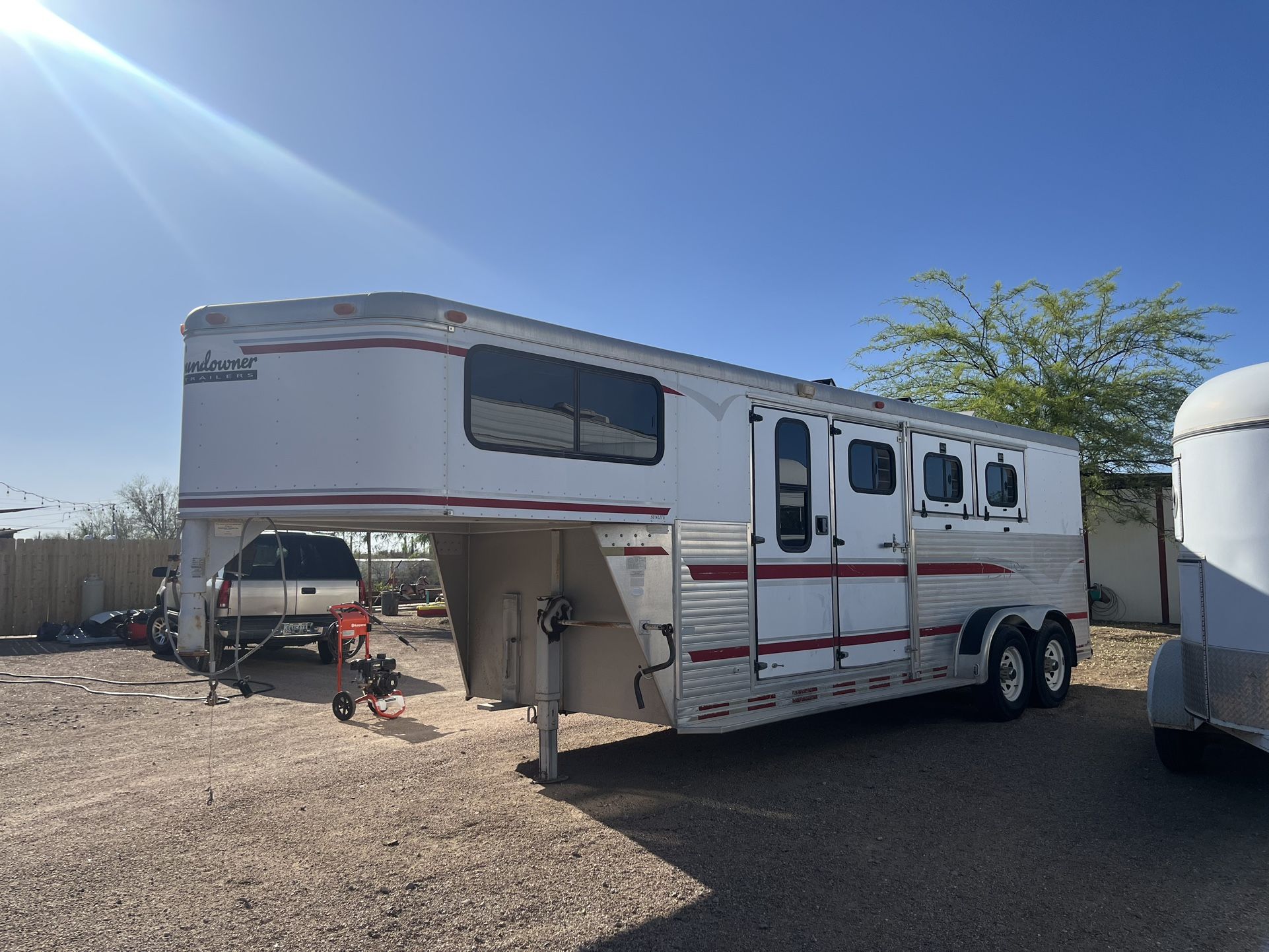 97 Sundowner 3 Horse