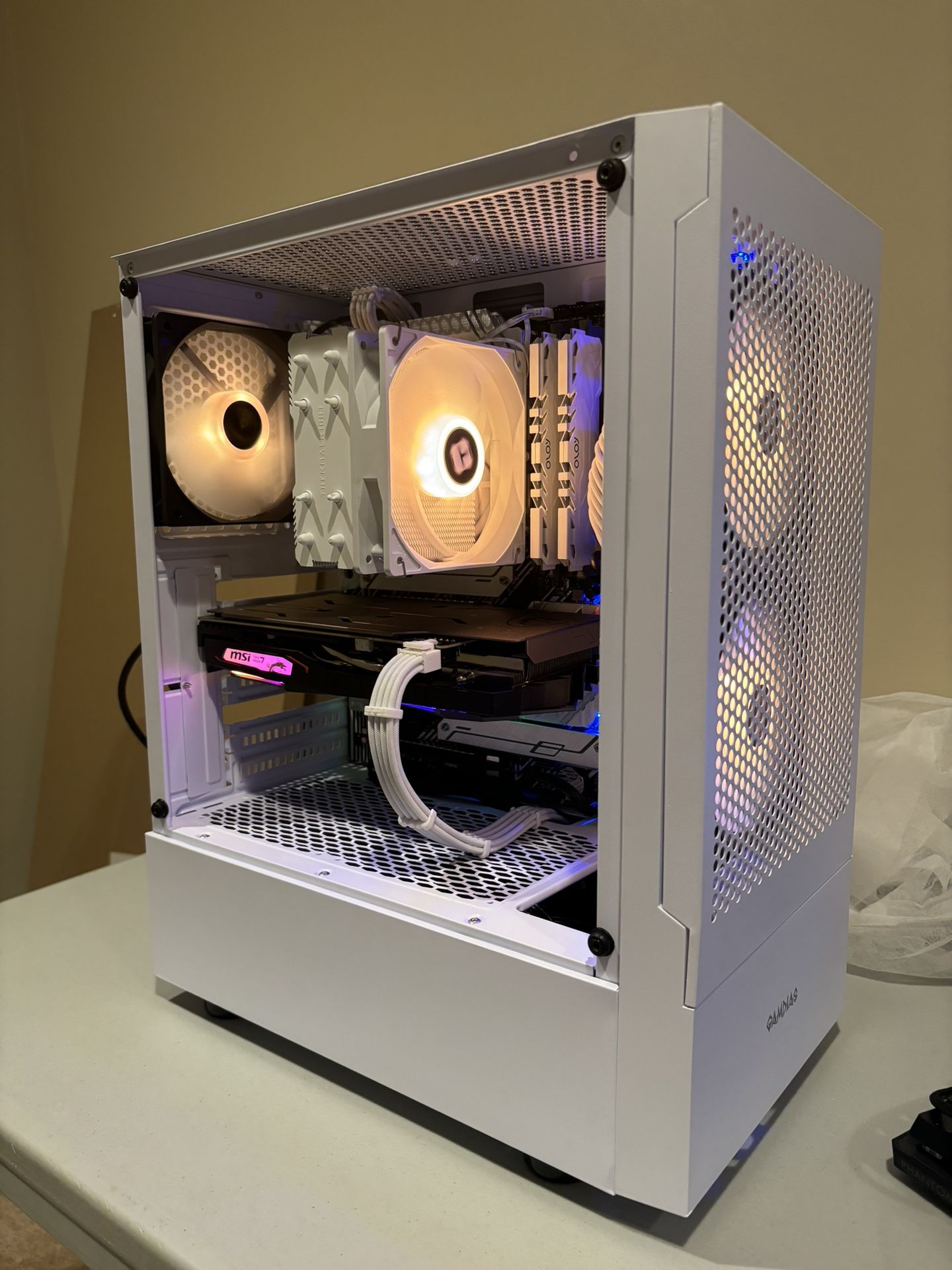 Beautiful White High end 1080p Gaming PC!