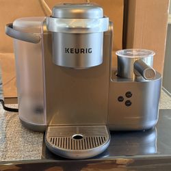 Keurig! Works Great, Pods Included 