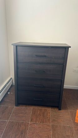 4-Drawer Dresser 150$