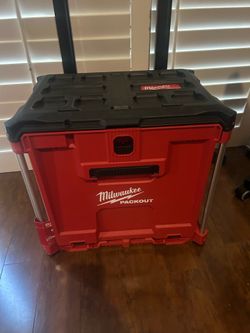 Milwaukee Rolling pack out