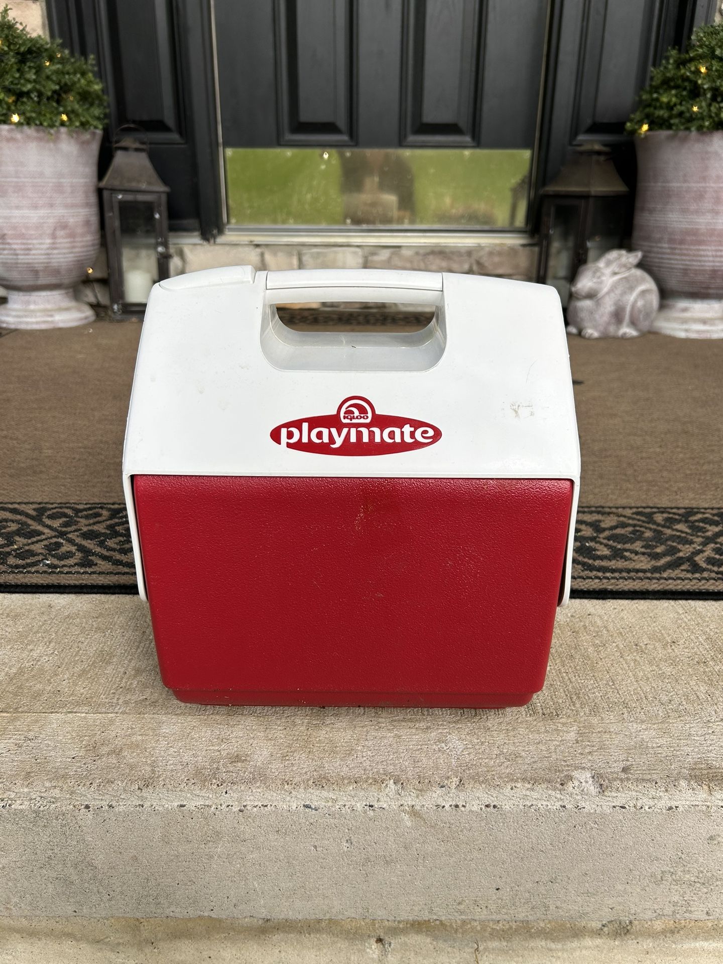 Igloo Playmate 6 Can Cooler Ice Chest Push Button Flip Top Red White Made In USA