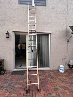 Fiberglass Extension Ladder. 20” . Used in good condition