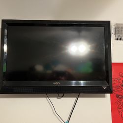 32 Inch TV