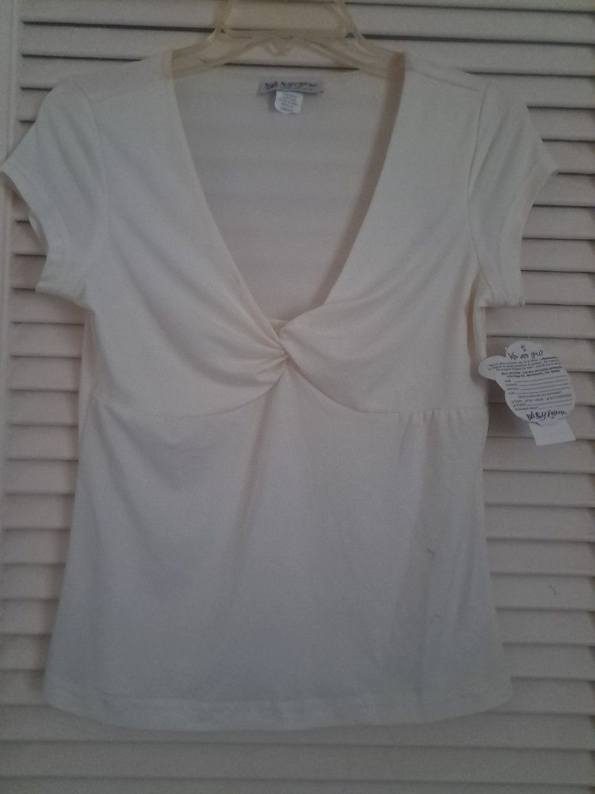 NEW Light Weight V-Neck Knot Front Accent Ladies Top